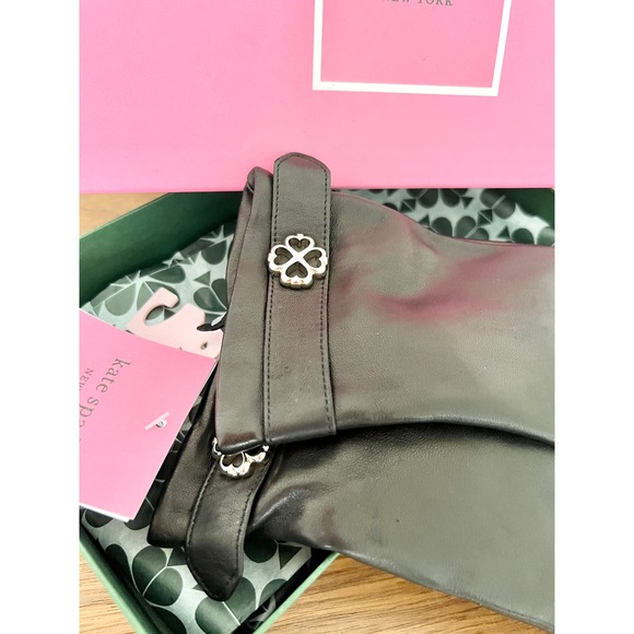 NWT Kate Spade Leather Flower Buckle Logo Gloves Black Women's Size M - Picture 2 of 7